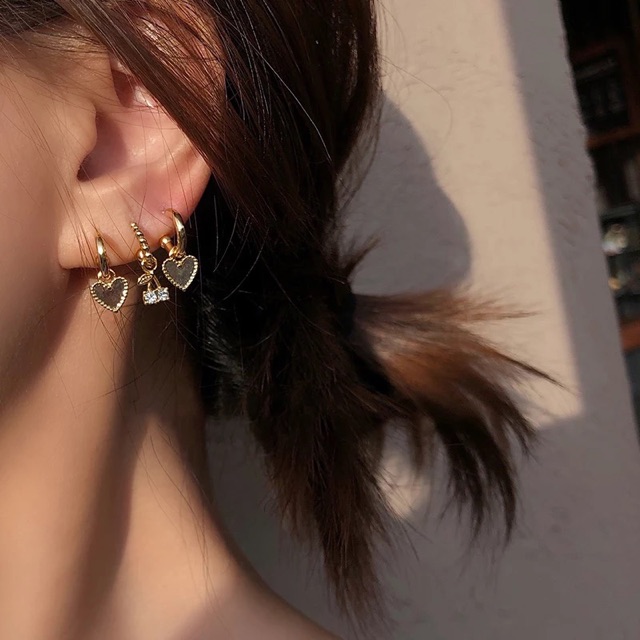 Ark.co - Ambrogio assymetric heart hollow earrings anting hati asimetris minimalis