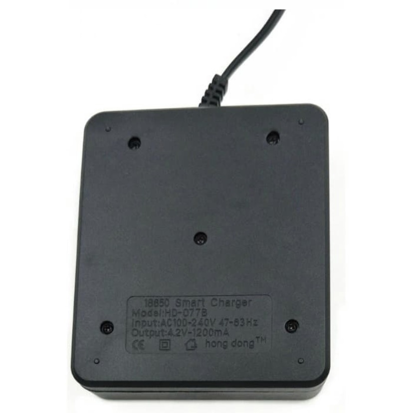 Desktop Charger Baterai 18650 4 Slot