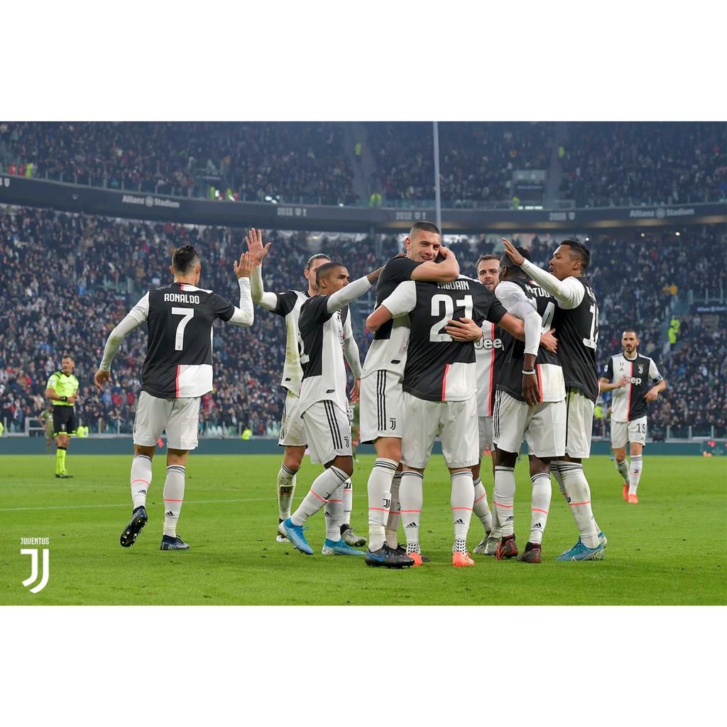 

READY!!!! BISA COD POSTER SUDAH DILAMINASI UKURAN A3+ JUVENTUS TEAM 2020 2 BAHAN ART PAPER 310GR TAJAM,TIDAK PECAH,AWET DIGITAL