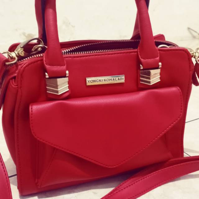 Sling bag Yongki komaladi