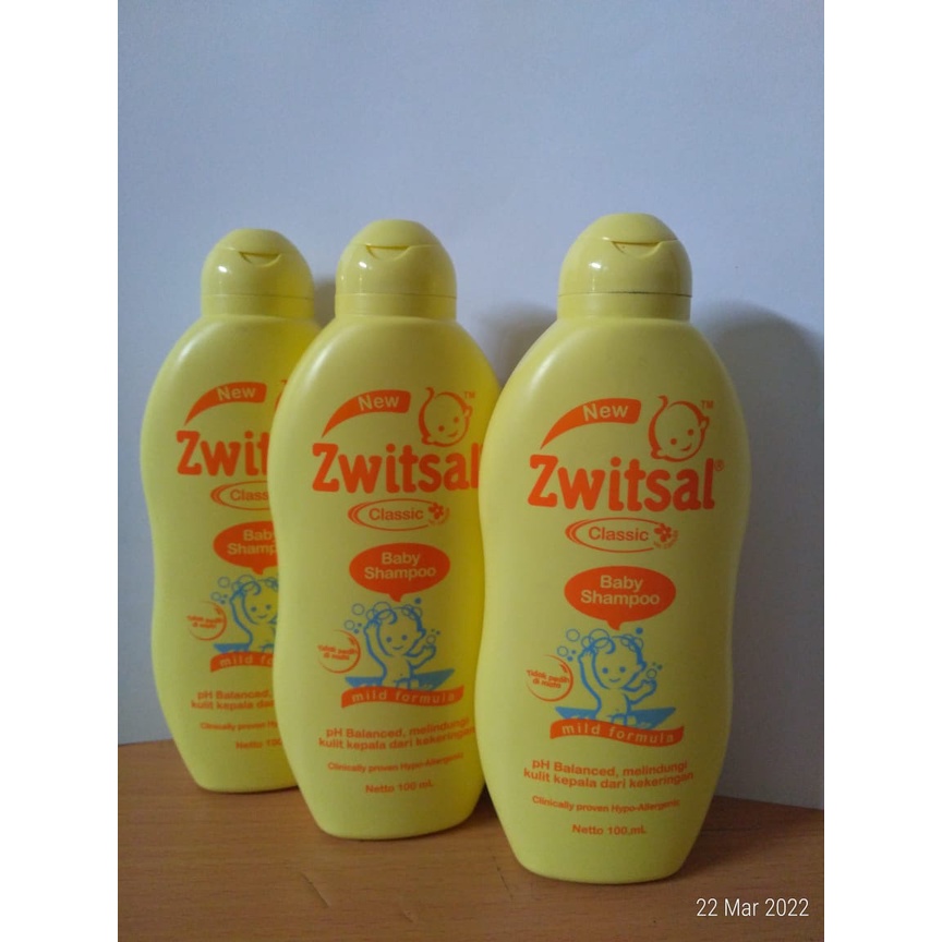 Zwitsal Classic Baby Shampoo mild formula 100ml pH balanced  Manfaat Membersihkan rambut dan kulit kepala bayi  Menutrisi rambut dan kulit kepala bayi. Melindungi kulit kepala bayi dari kekeringan dan melindungi iritasi ringan