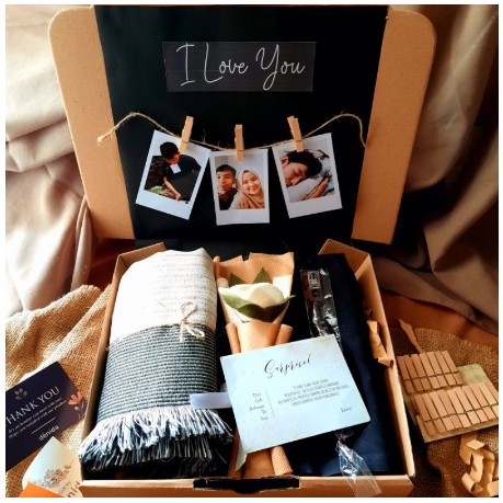 

HAMPERS LEBARAN - BOX KADO ANNIVERSARY - KADO ULANG TAHUN HAMPERS diskon berkah