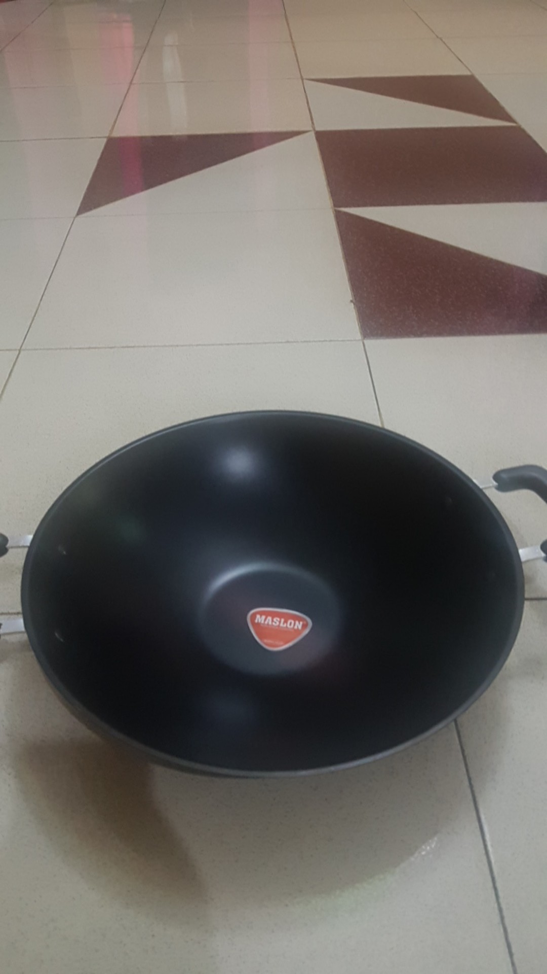 Maspion Wajan Rhio Wok 33 Cm - Wajan Besi Antilengket Ekonomis