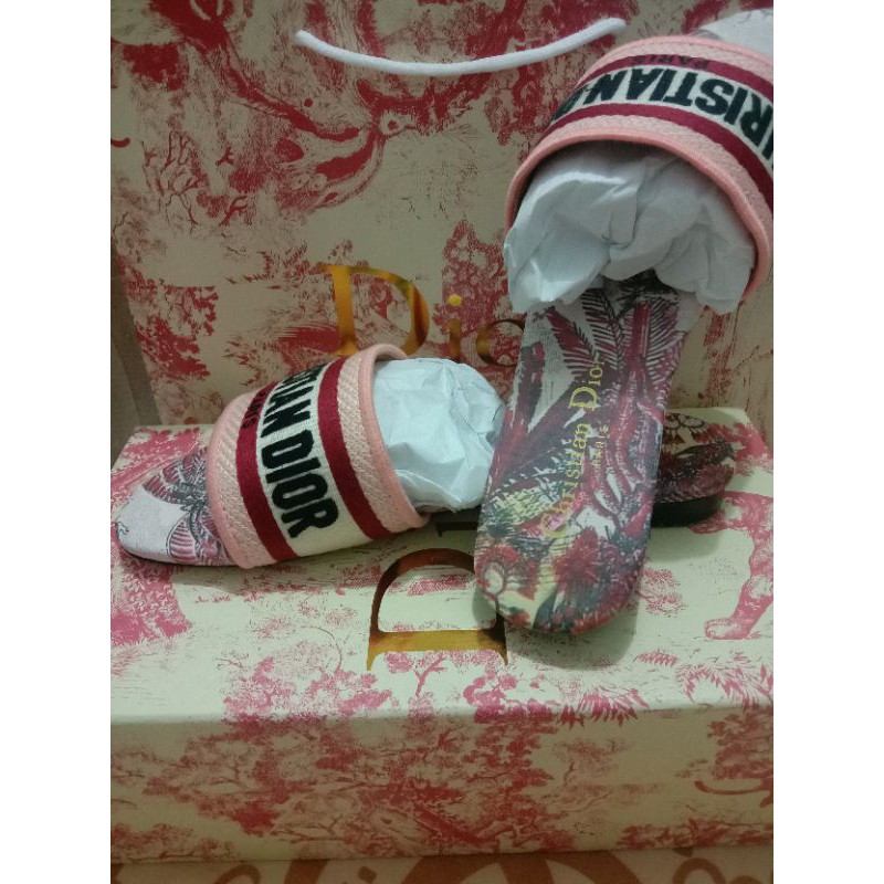 sendal wanita Dior
