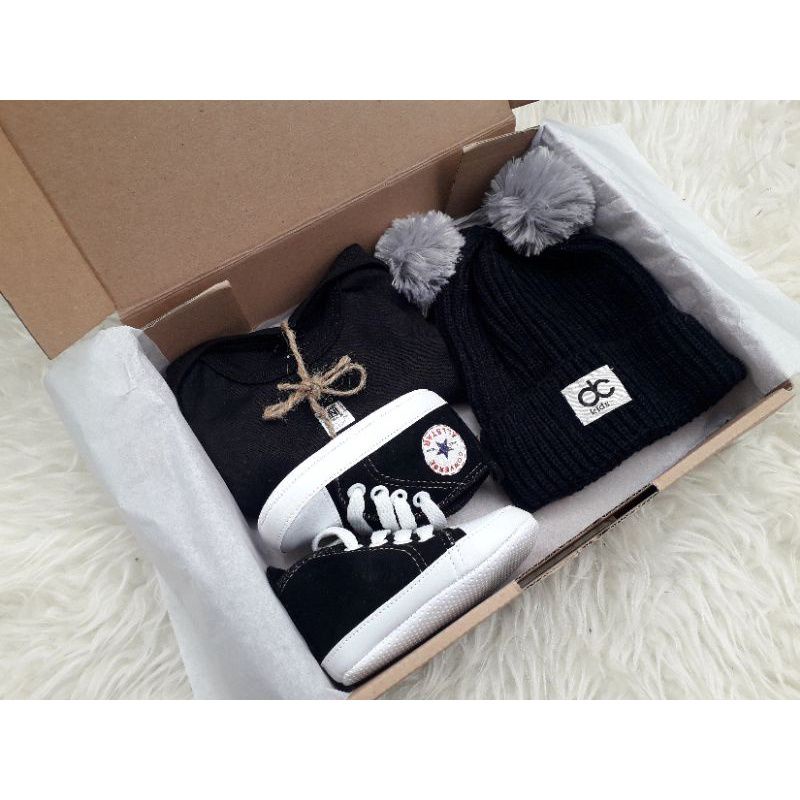 YAMA GIFTBOX hampers bayi parsel giftbox kado set jumper sepatu topi bayi boy and girl-Hitam