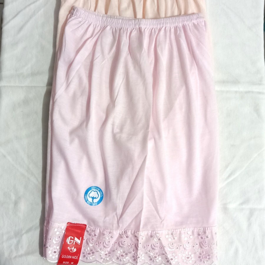 Rok Celana Pendek Daleman Wanita Bahan Katun Golden Nick / Yutind