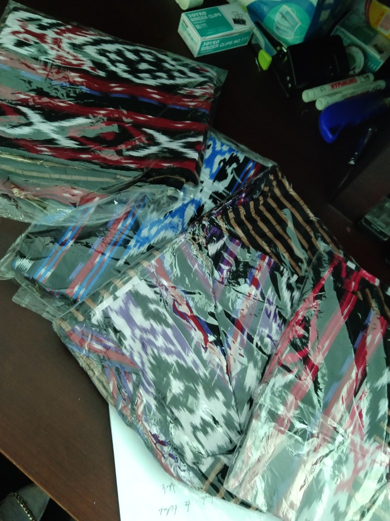 Blus Cropping Lurik Kombinasi Motif Tenun Baju Batik Kantoran Wanita Casual Formal Katun Warna