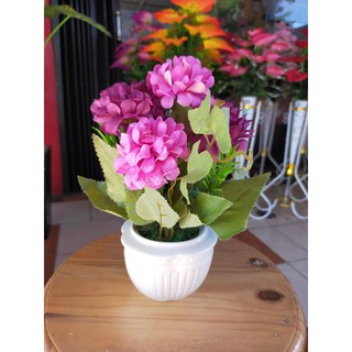 Rangkaian bunga artificial pot keramik shabby pajangan Rangkaian bunga artificial pot keramik shabby pajangan