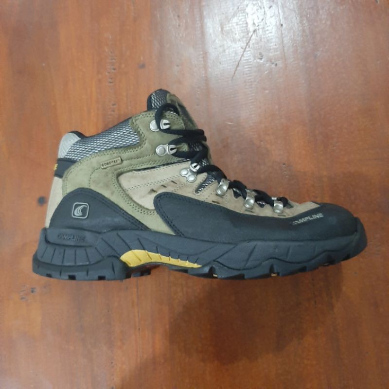 sepatu gunung original merk CAMPLINE