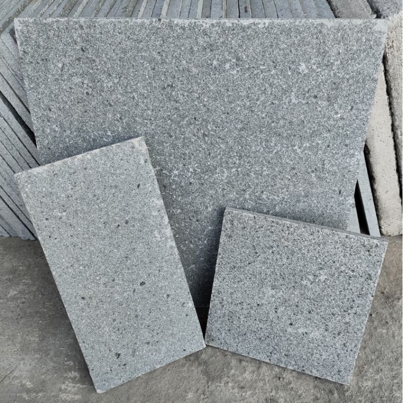 Batu alam andesit bintik bakar area Soloraya harga per meter persegi