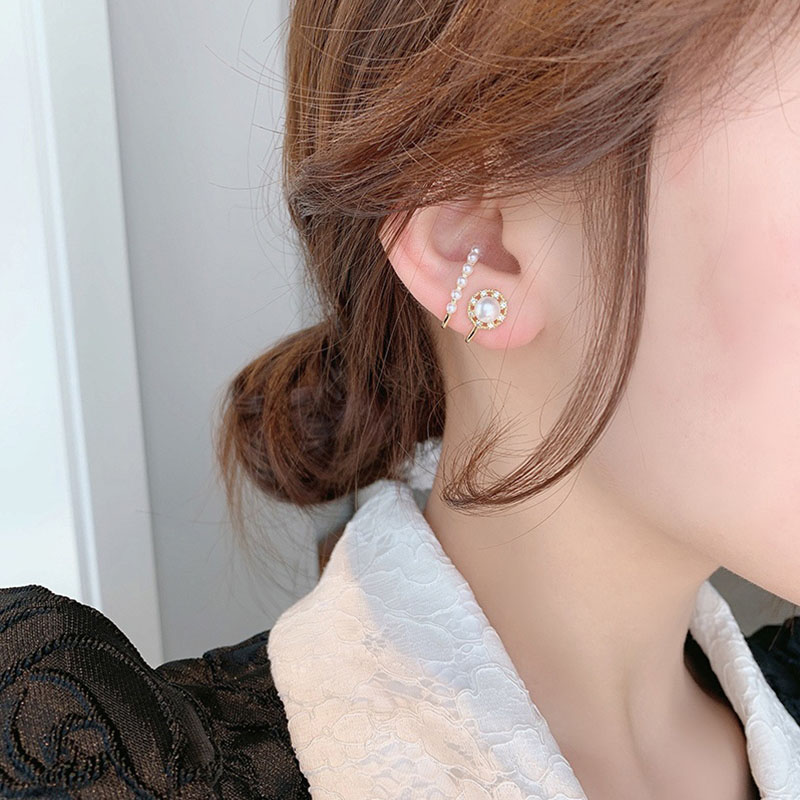 Anting Stud Hias Mutiara Gaya Retro Korea