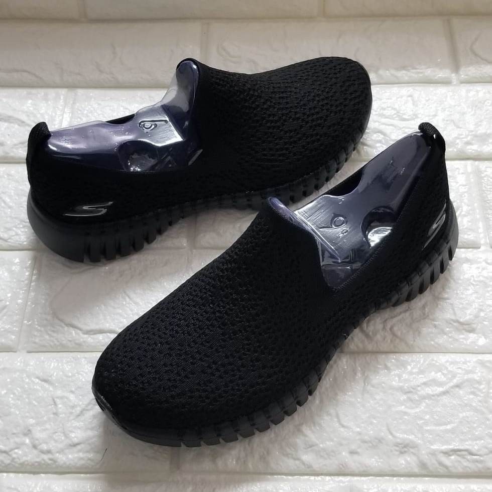 Skechers / Sepatu Skechers / Skechers Original / Skechers Gowalk Smart Glory / Skechers Wanita