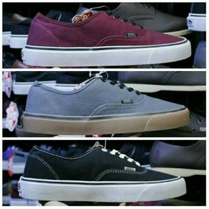 Sepatu Vans Authentic / Seapatu Sneakers Pria / Sepatu Vans Pria / Sepatu Casual Pria / Sepatu Sekolah