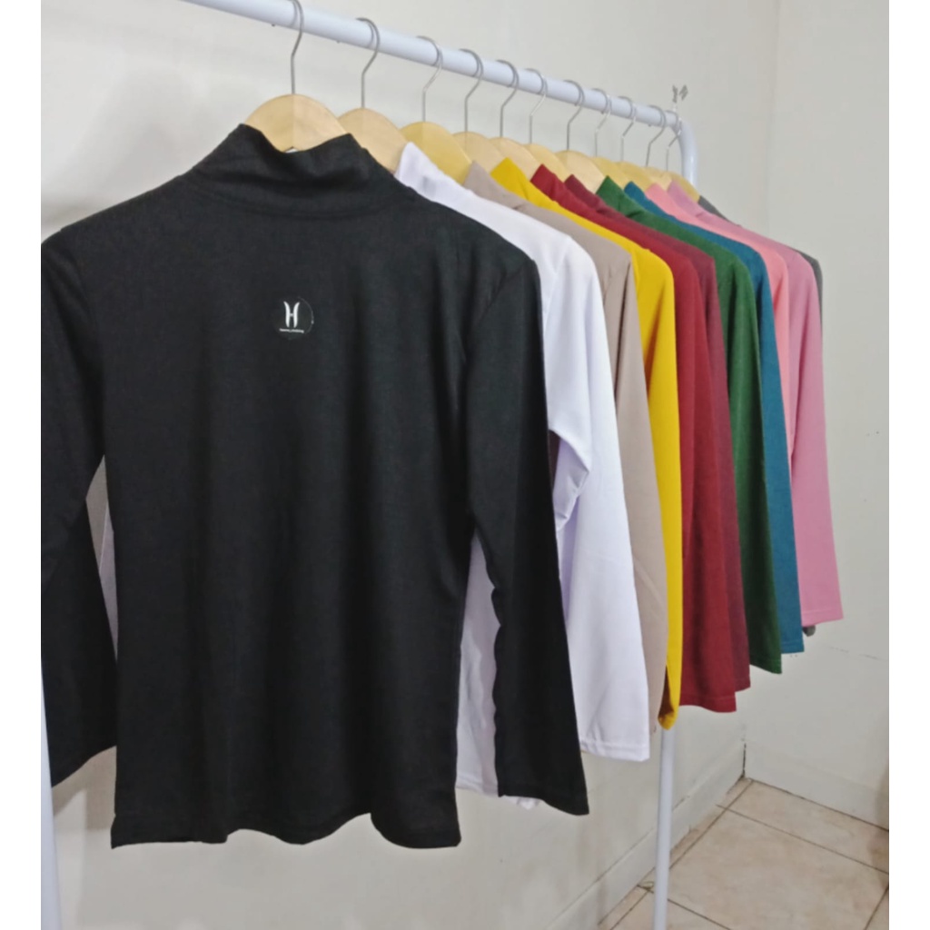 Kaos Leher Tinggi Lengan Panjang