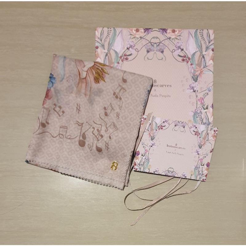 preloved buttonscarves nada fis