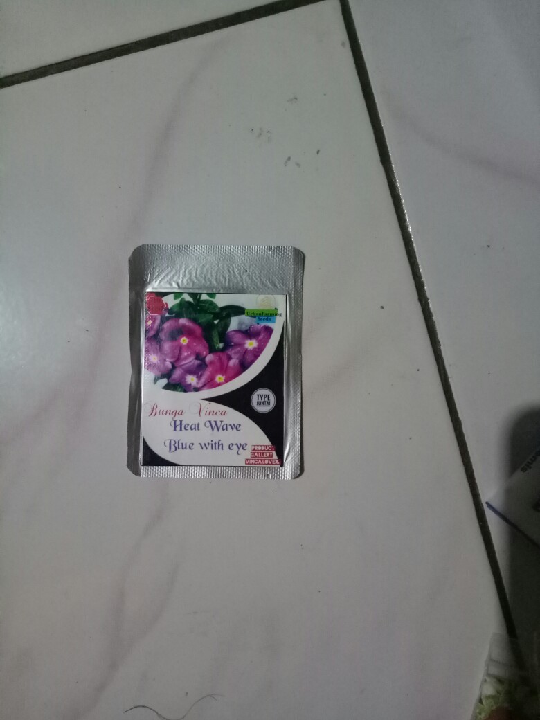Benih Vinca Heat Wave Blue With Eye Juntai 10 Biji - Kemasan Foil