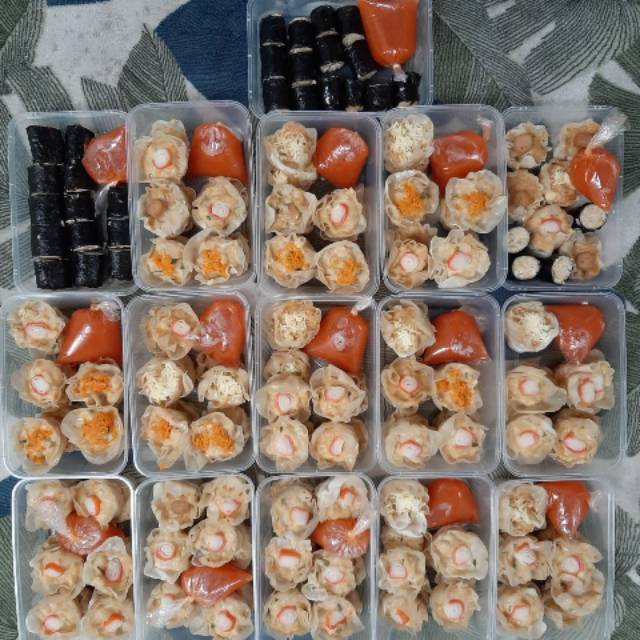 

Dimsum mix 3 macam (siomay ayam udang, siomay nori, lumpia kulit tahu) isi 10pcs