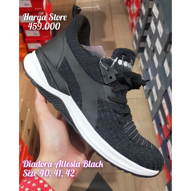 Sepatu Diadora Allesia Black 40