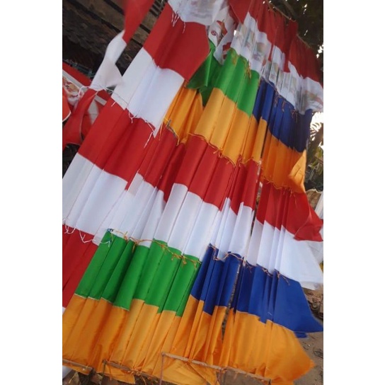 

umbul umbul warna warni 8 daun (bendera)untuk di pasang di rumahan/kantoran
