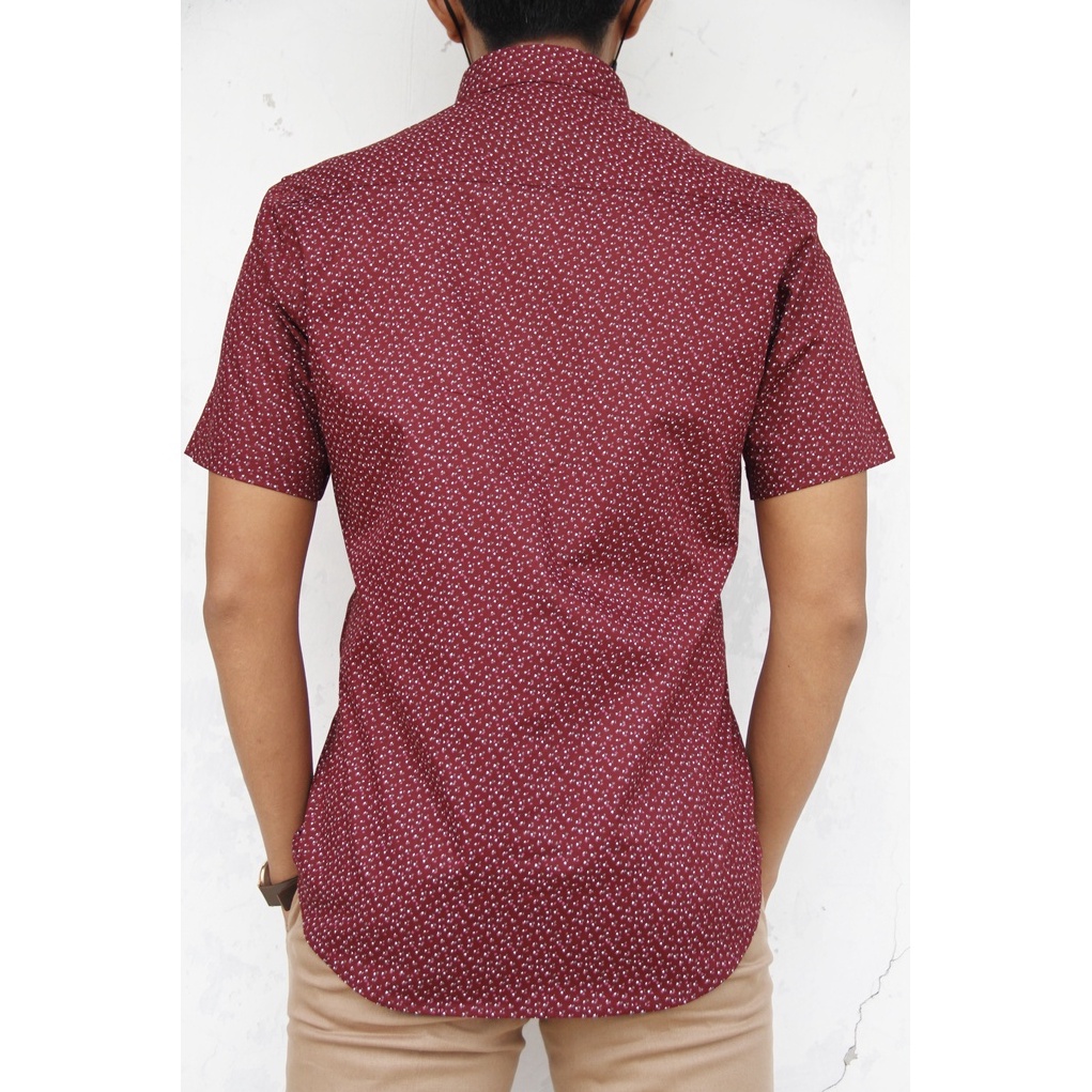 Kemeja Formal Slimfit Maginot Lengan Pendek Pria Maroon Motif Bunga 07 Good Quality 100% Original