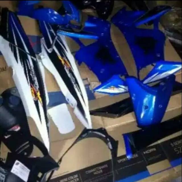 Cover body kasar dan halus supra x 125 lama biru putih