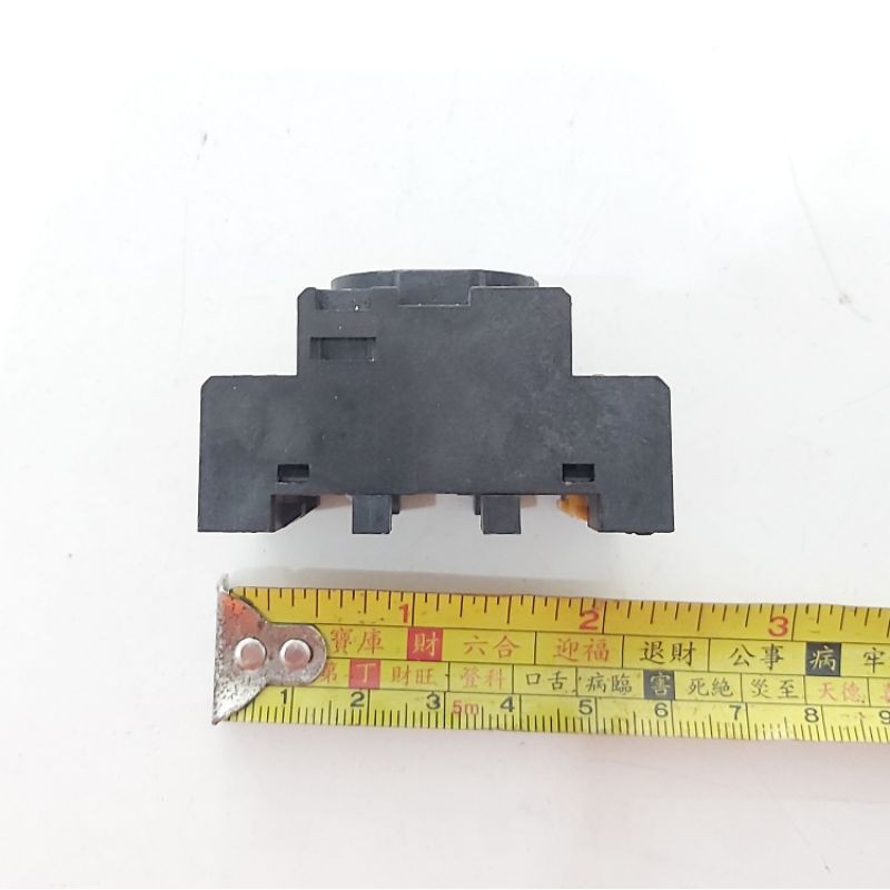 SOKET KHUSUS RELAY MK3P 11 PIN KAKI