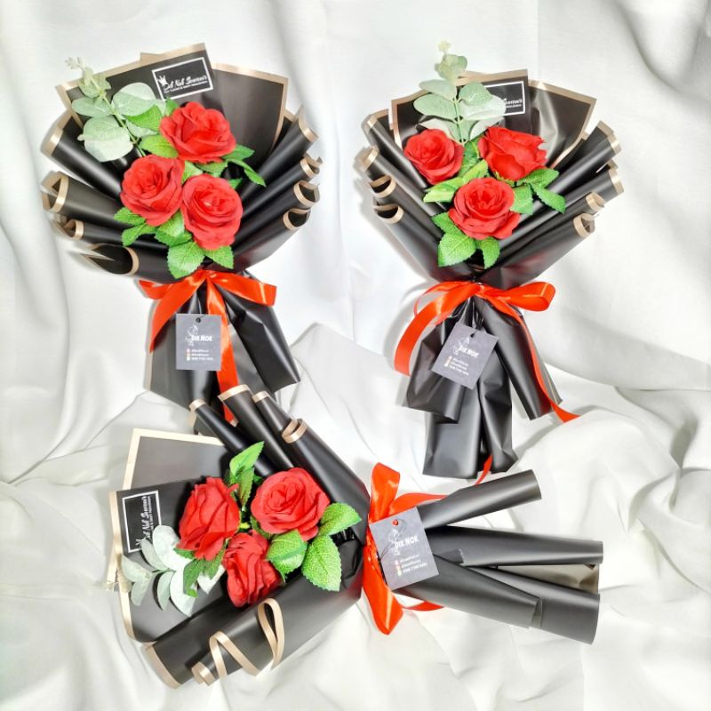 Buket Bunga Mawar Plastik / Buket Bunga Sintetis / Buket Bunga Artificial / Buket Bunga Mawar Premiu