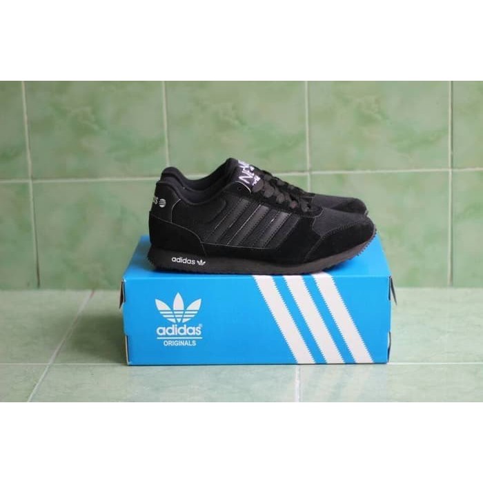 SEPATU SEKOLAH SPORT ADIDAS NEO CITY RACER HITAM POLOS