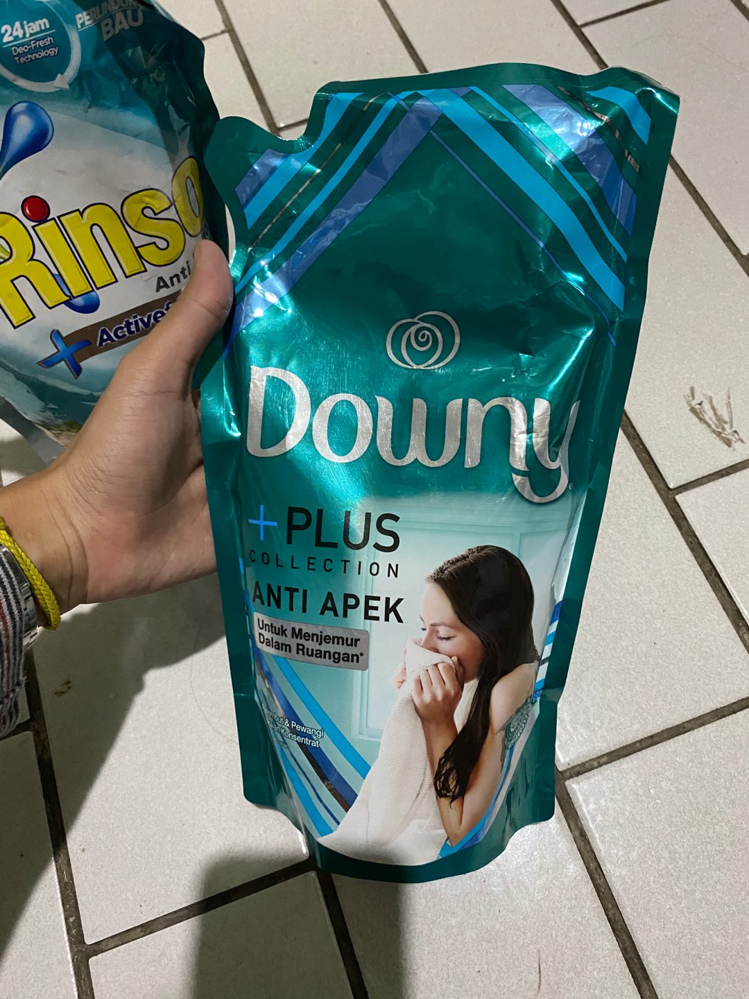 Downy Plus Collection Anti Apek 680ml Pewanggi Pakaian