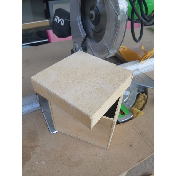 

Kotak 12x12x10 cm kayu triplek tebal 4 mm kota serba guna