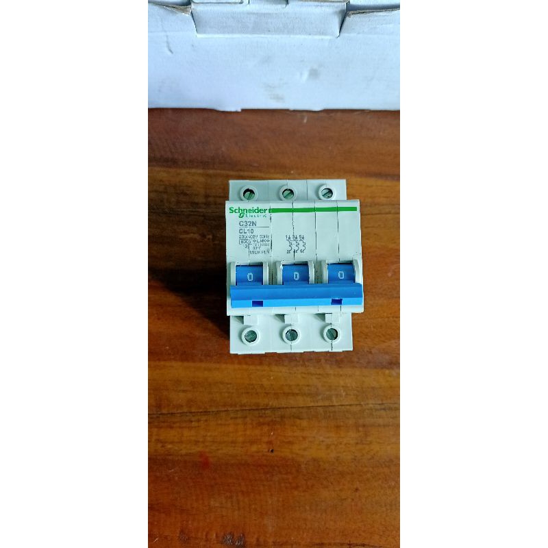 MCB 3PHASE 10A ORIGINAL BIRU PLN