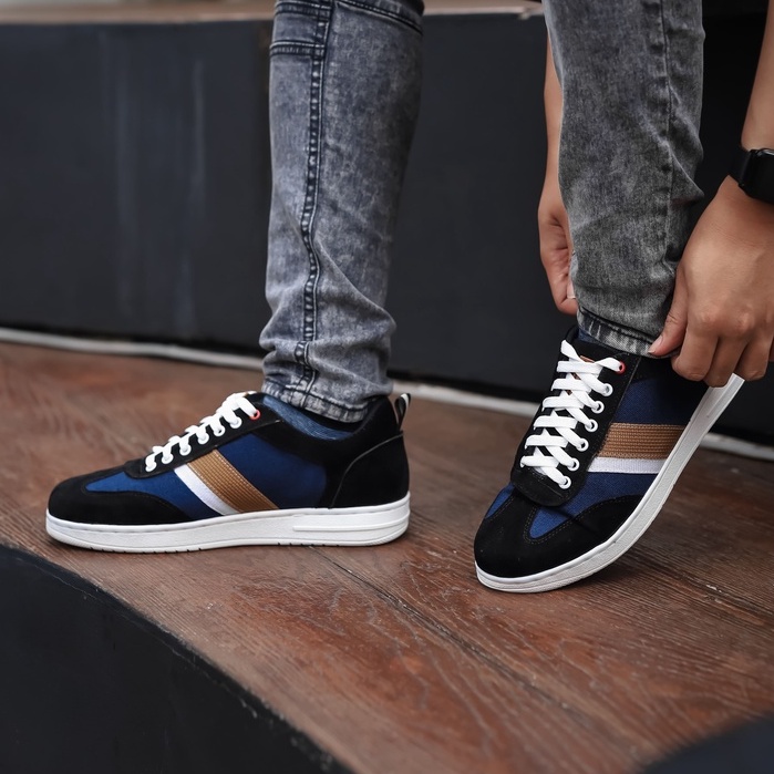 Wilson Navy | Sepatu Sneakers Putih Pria Casual Polos Original Putih Cowok Ori Footwear | FORIND x ARF