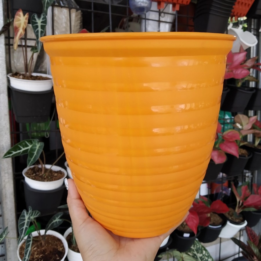 Pot Bunga Nikantha Tugu Uk 21 Orange /Pot Tanaman Plastik
