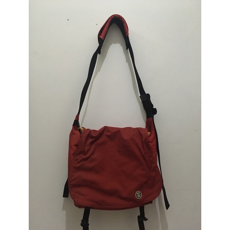 Tas selempang crumpler