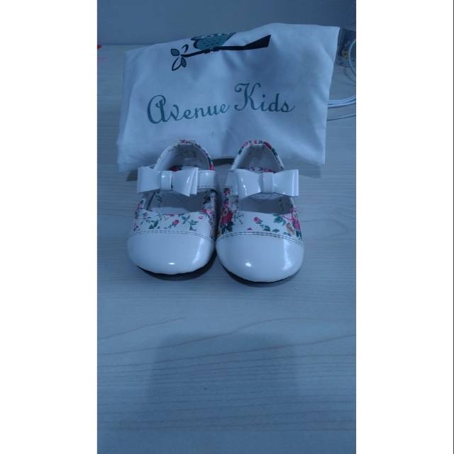 Preloved sepatu anak Avenue Kids