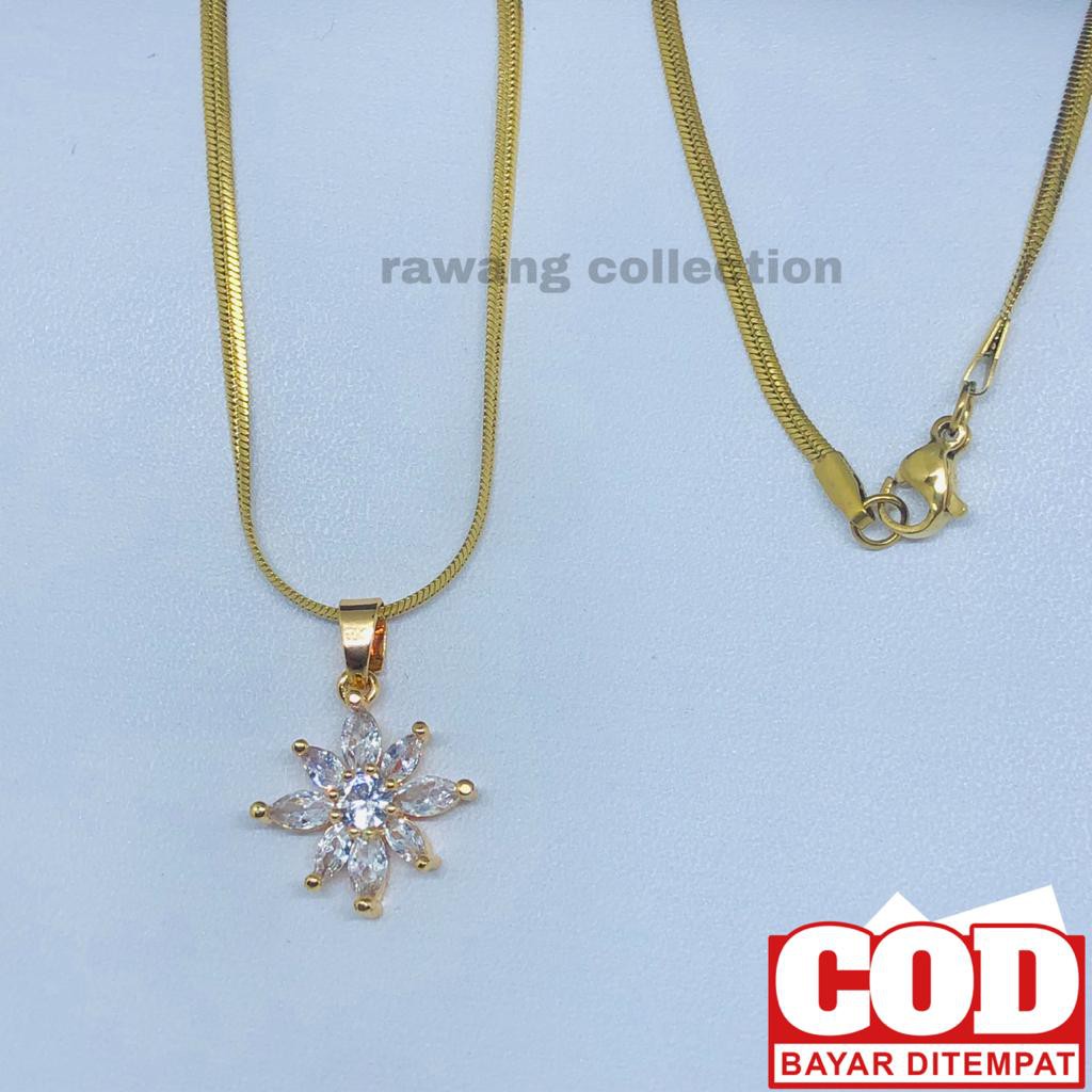 kalung titanium anti karat gold Belut plus liontin bintang permata