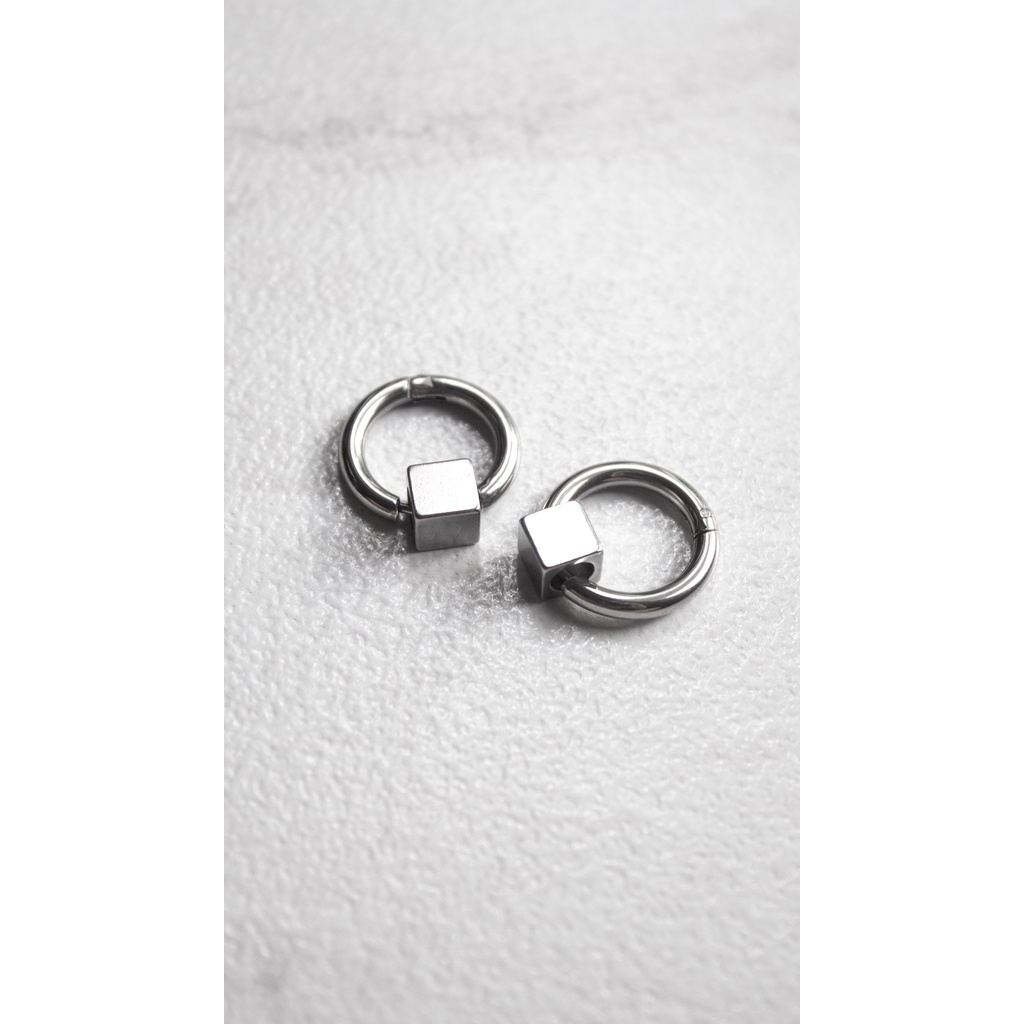 LUCAN  - Anting Lucan Armes Anting tindik pria Anting Titanium anti karat Anting Cowok keren