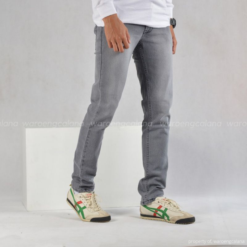 In One Celana Jeans Panjang Grey Scrup