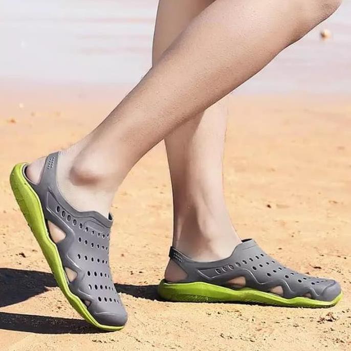 Harga Khusus Sepatu Cowok Pria Karet Mirip Crocs Swiftwater Wave Produc Terbaru