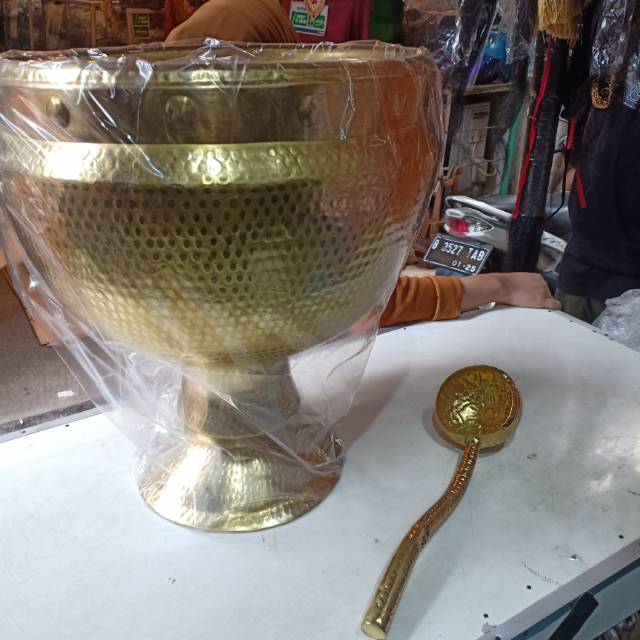 Gentong siraman bahan kuningan adat jawa