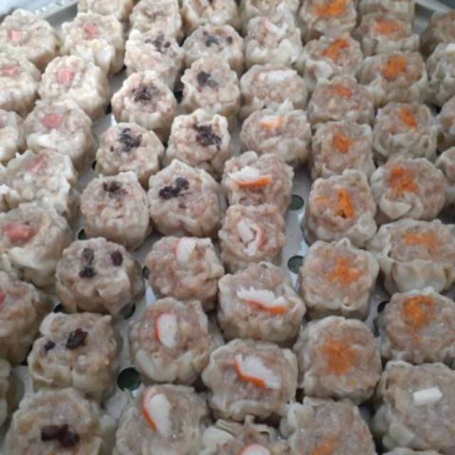 Dimsum 100 pcs dengan 2 saos, merah dan blackpepper