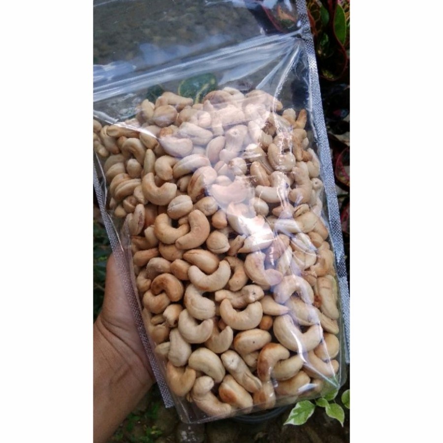

KACANG MEDE OVEN JUMBO 250 GRAM / CASHAW ROASTED