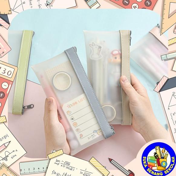 

Kotak Pensil Edge Color Transparan SK0050