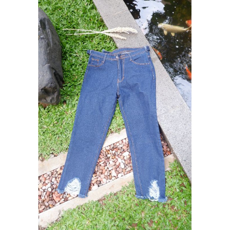 Boyfriend Jeans Wanita Sobek Bawah UNFINISH  // JEANS SOBEK RAWIS