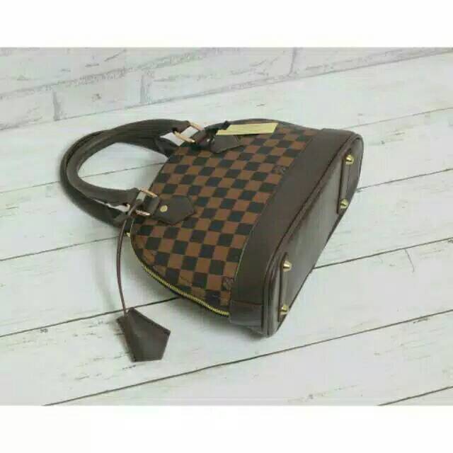 LV ALMA MEDIUM UK 25x20 1 TALI