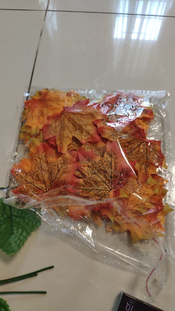 Daun Maple Artificial Lembaran