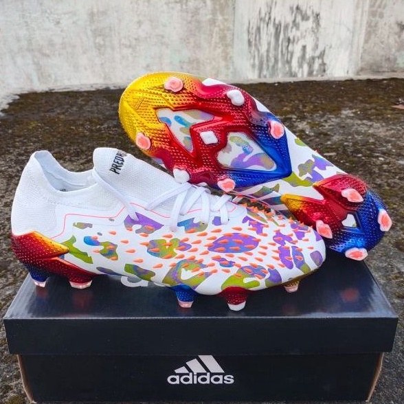 Sepatu Bola Predator Freak.1 Low Pogba Fg