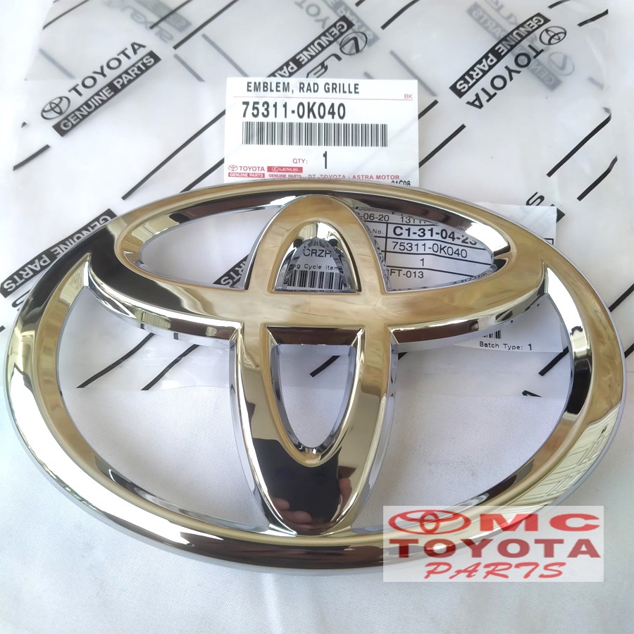 Emblem Logo Grill Grille Radiator Toyota Fortuner 75311-0K040