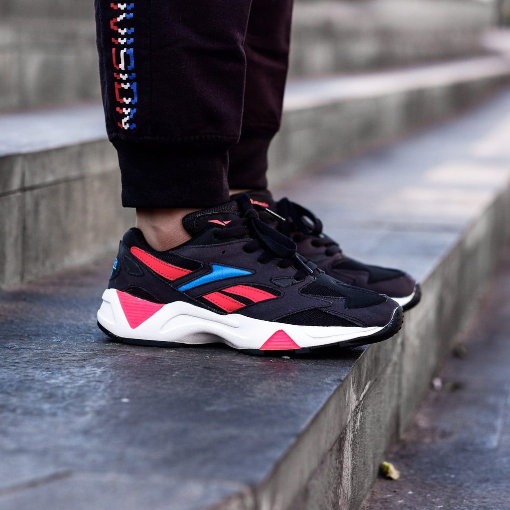 sepatu casual sneakers pria reebok aztrek