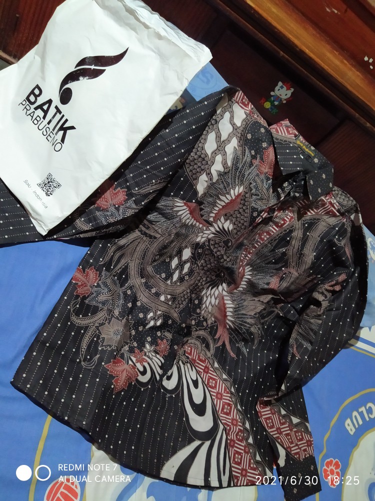 Peksi Tarung Kemeja Batik Pria Lengan Panjang Slimfit Katun Printing Hem Baju Atasan Kantor Modern